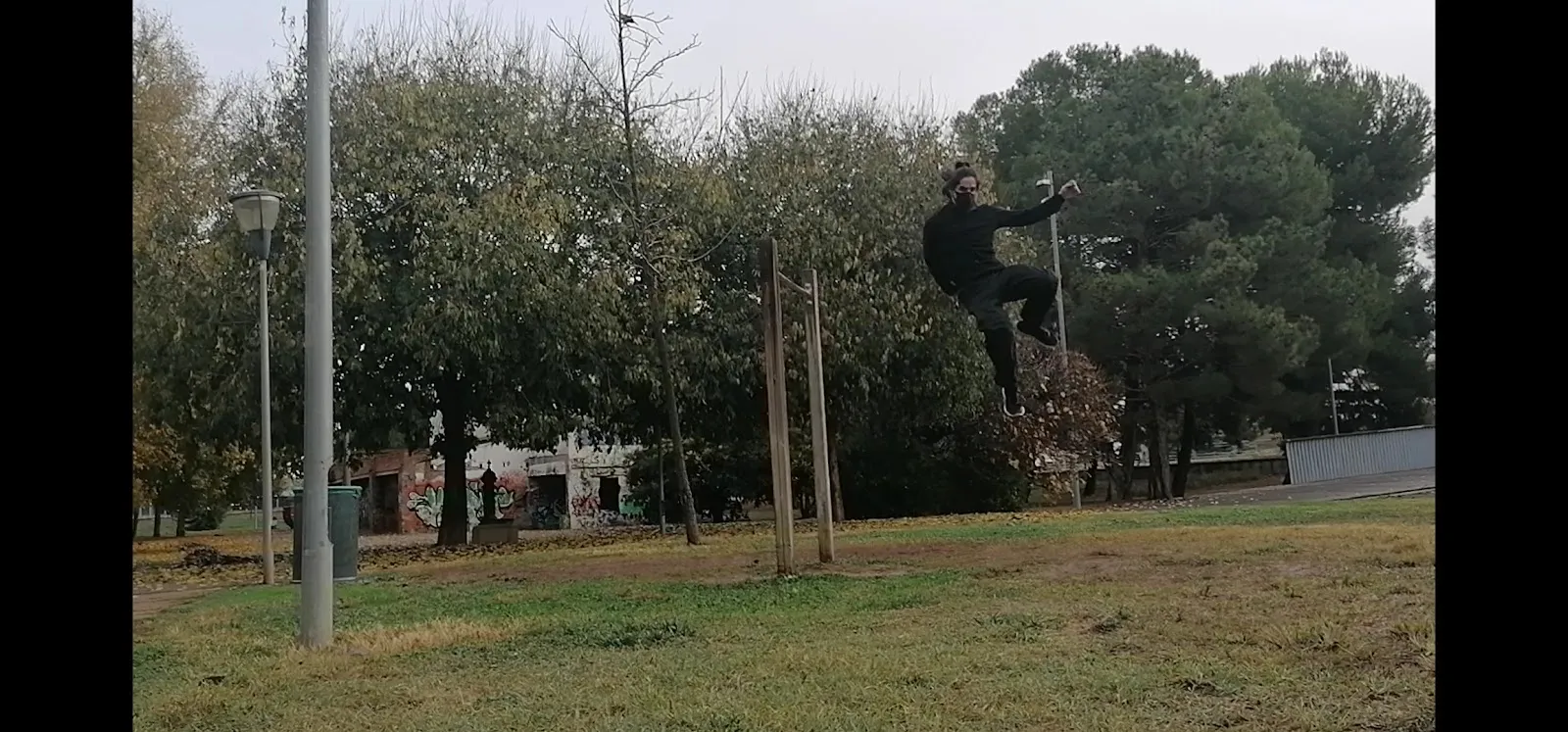 Parque calistenia y Streetworkout Joan Oró — estudio de fitness-studio en Lleida — 5