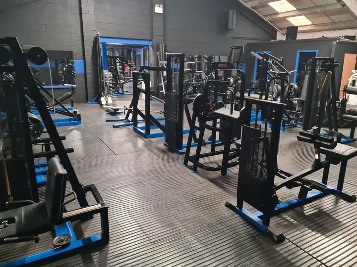 Elite Physiques Gym Personal Trainer Weight Training — Fitness Studio in Wensley Fold, Blackburn