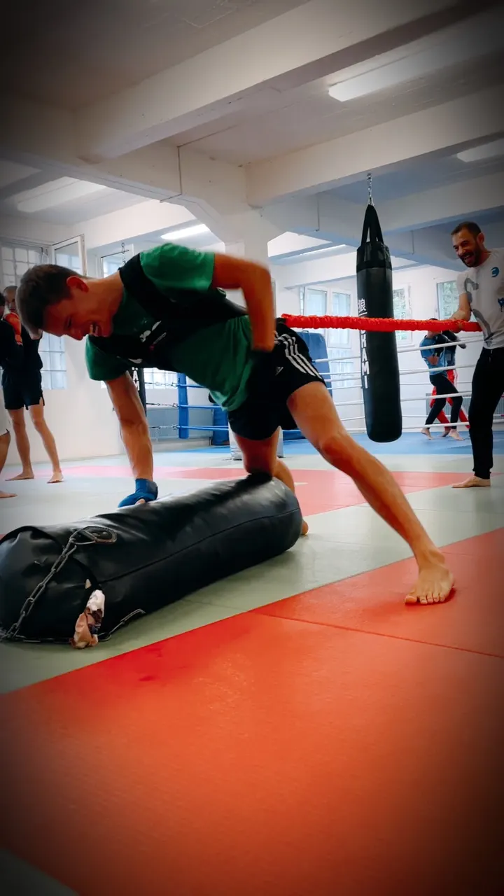 Combat Club Cologne Sportstudio — Boxen in Nippes, Köln
