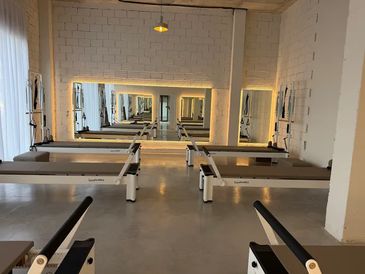 Aura Estudios — yoga-studio en Urbanització Les Atzavares, Elche — 2