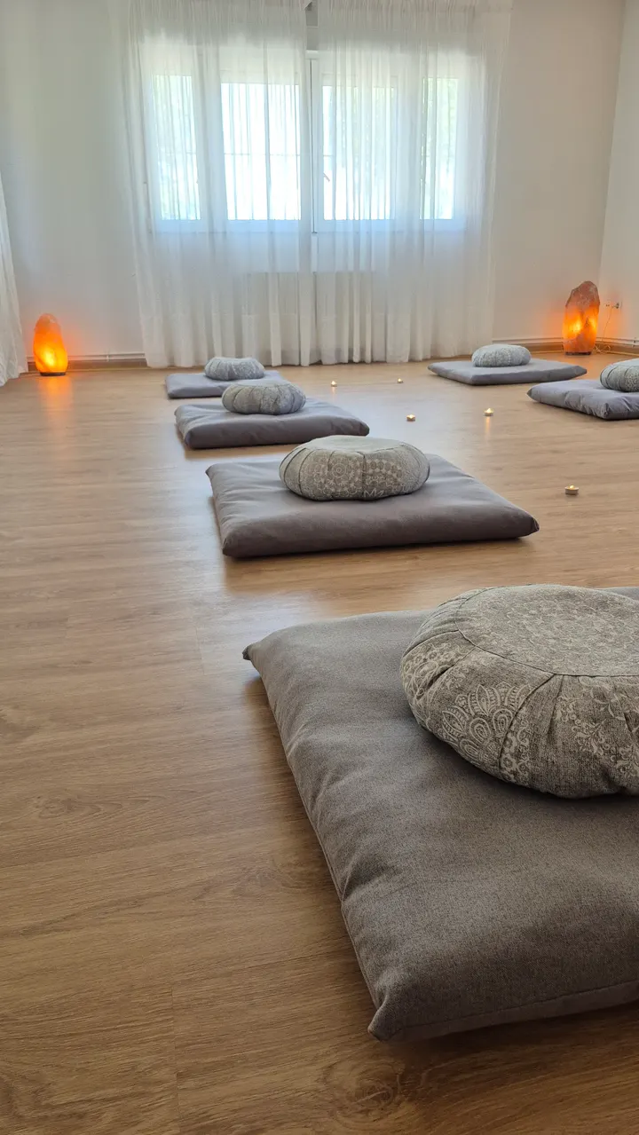 Asana Yoga Centro — Yoga en Urbanización El Quiñón, Seseña