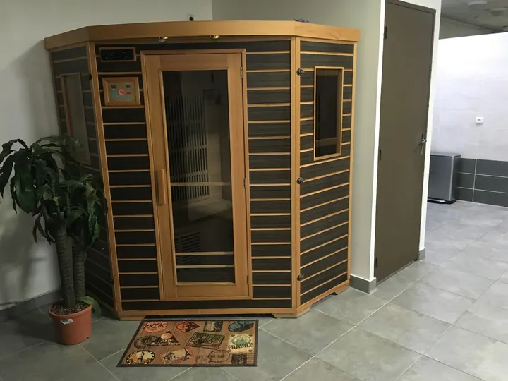 Top Fitness — salle de fitness-studio à Vienne — 4