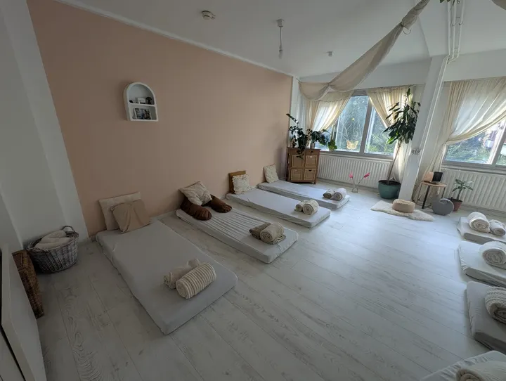 Romy van Rooy — yoga-studio in Amsterdam — 5
