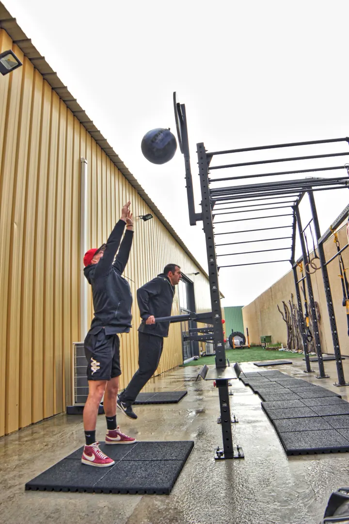 GIANT-FIT VOLX — salle de fitness-studio à Volx — 2