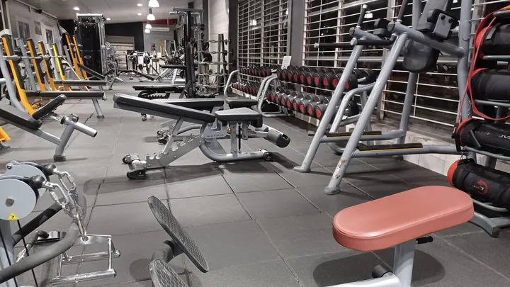 GIANT-FIT VOLX — salle de fitness-studio à Volx — 5