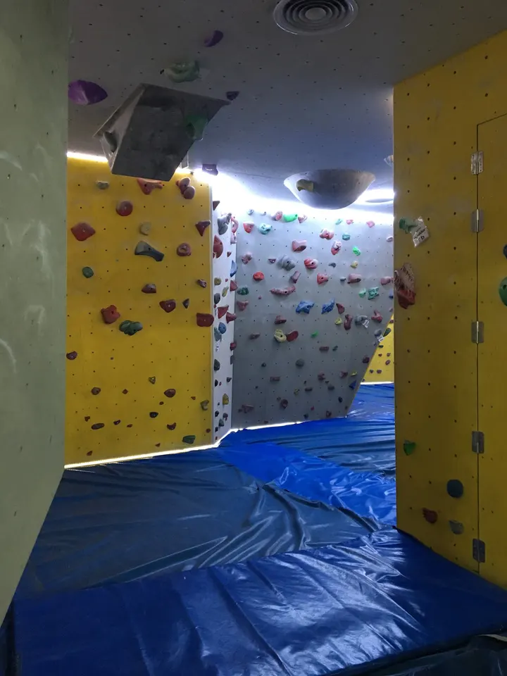 BeClimb Centros — escalada-studio en Polígono Industrial Santa Barbara, Málaga — 3