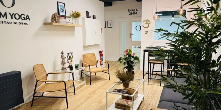 OMM Yoga — yoga-studio i Areeta / Las Arenas, Areeta / Las Arenas