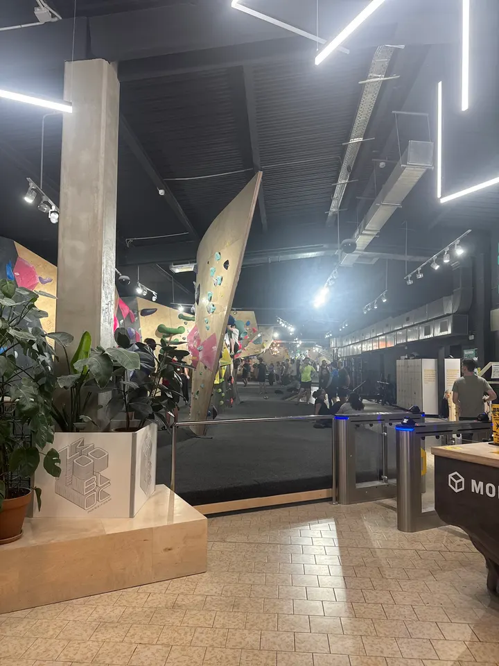 Monobloc Sants — boulder-studio en Barcelona — 3