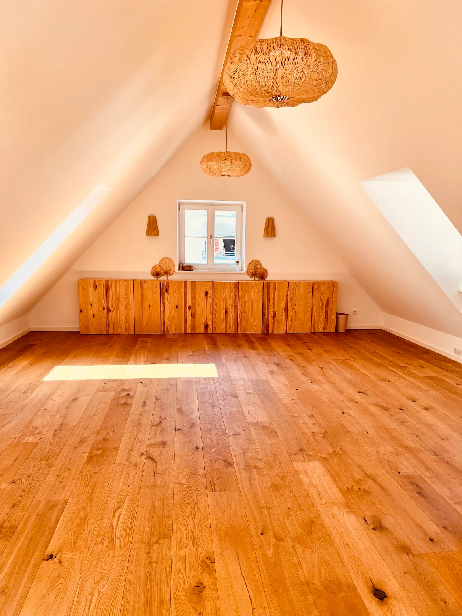 Amiena Zylla — yoga-studio in Au, München — 2