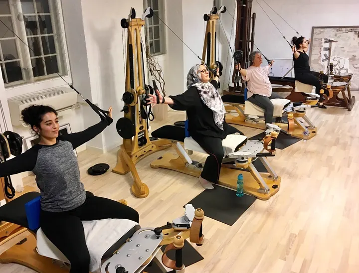 Pilates og Gyrotonic v/Carolin Micklitz — pilates-studio i Østerbro, København — 2