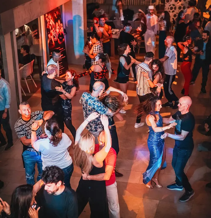 Leeslo Dance — Dans in Nieuw-West, Amsterdam