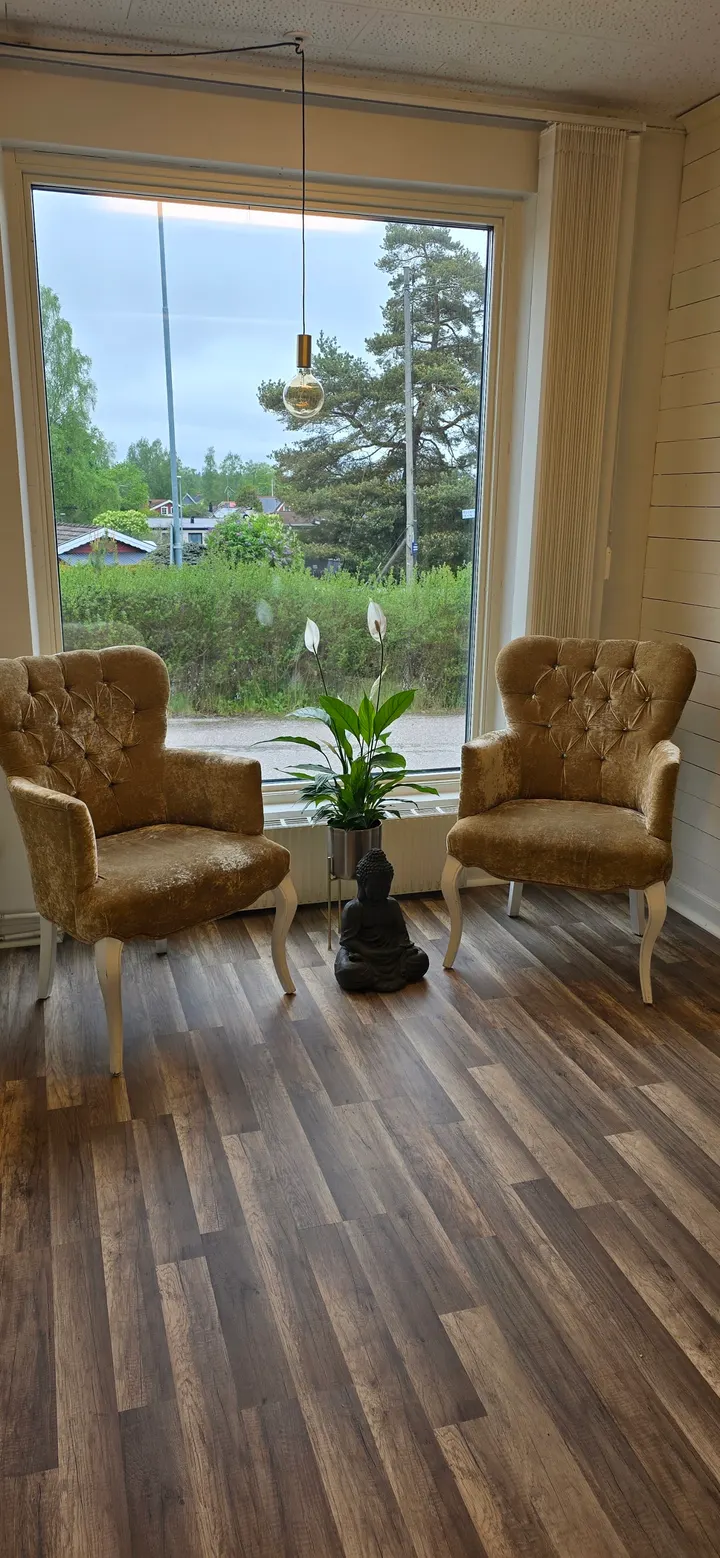 uniQvinna — wellness-studio i Rosersbergs Villastad, Rosersberg — 2