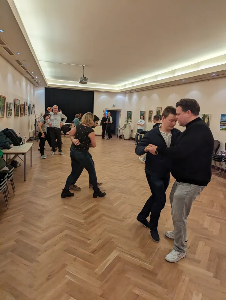 SWING AWAY — Tanz in Alsterdorf, Hamburg