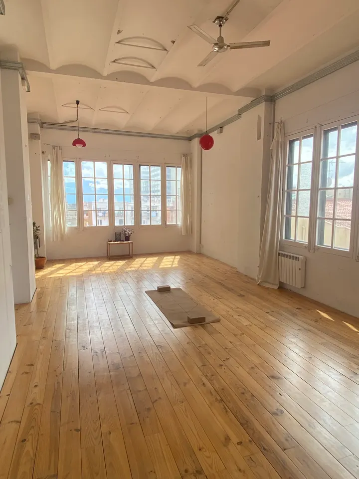 Yogalegre — yoga-studio en Barcelona — 4
