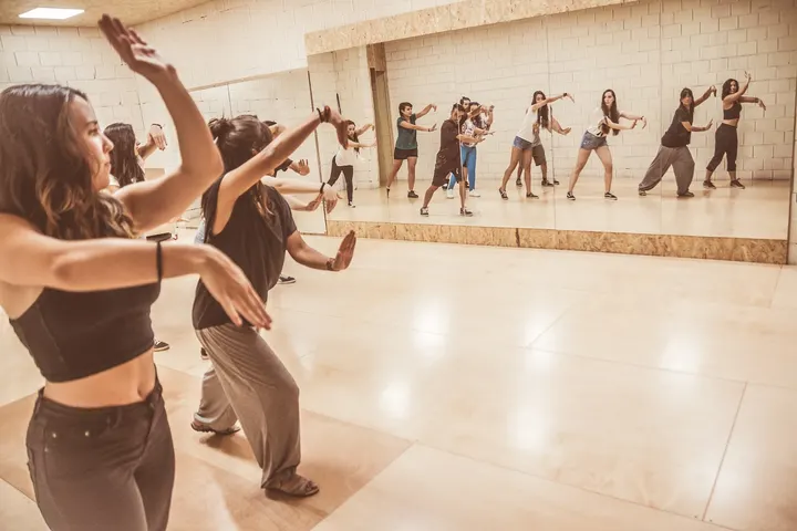 ESCUELA "FRESAS CON NATA" — baile-studio en Valladolid — 3