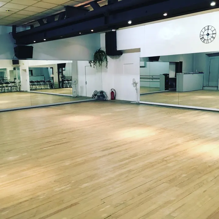 Ecole de danse de Paris — danse-studio à Paris — 5
