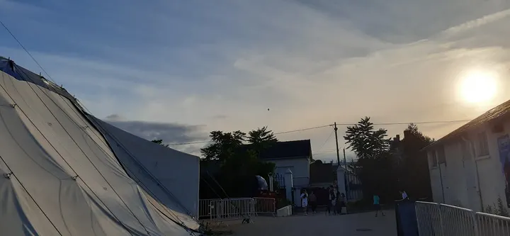Chapiteau de l'Ecole Nationale de Cirque — arts aériens-studio à La Plaine d'Ozon, Châtellerault — 2