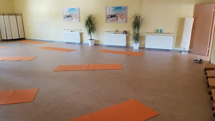 Yogaschule Claudia Schötz — yoga-studio in Mühlacker-Enzberg — 2