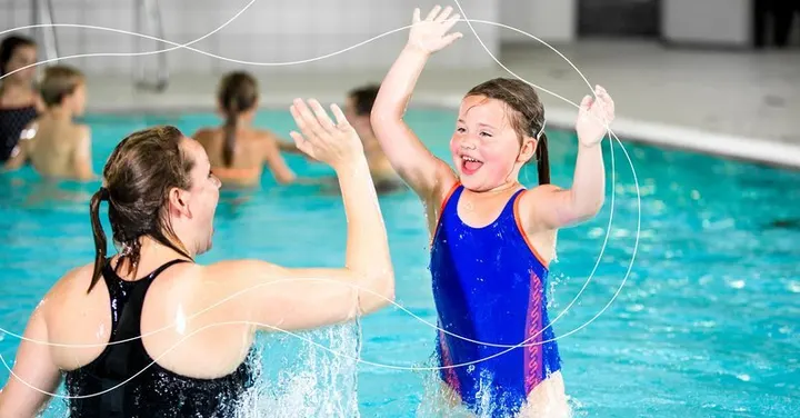 Zwembad De Hoge Devel — Studio in Bloemenbuurt A, Zwijndrecht