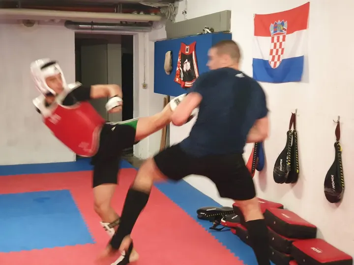 Fight Club Black Tortuga — mma-studio in Rechts der Wertach, Augsburg — 3