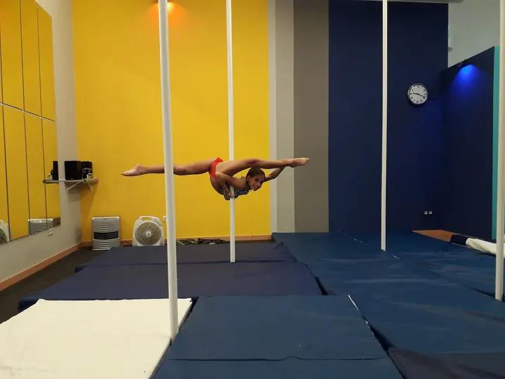 JM POLE SPORT — Baile en Intxaurrondo, San Sebastián