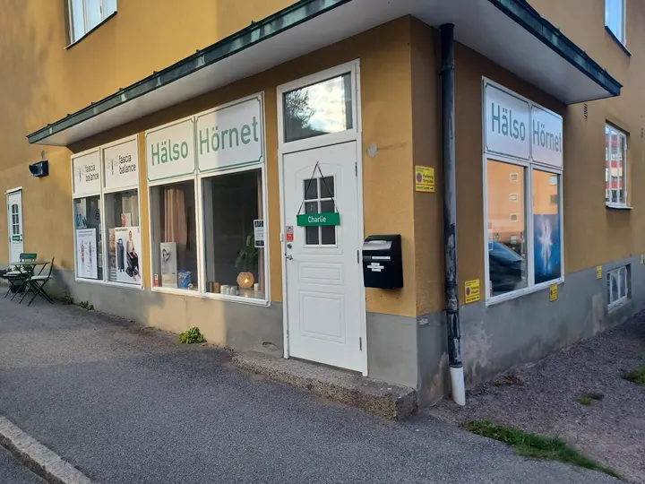Hjälpande händer - Massage & friskvård — PT-studio i Ekkällan, Linköping