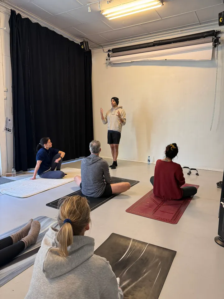 Yoga I Skolen Prosjektet — yoga-studio i Grünerløkka, OSLO — 2