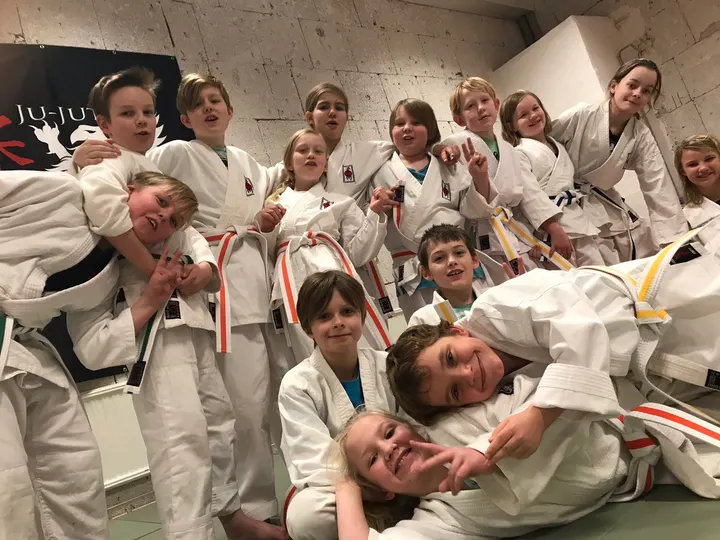 Strängnäs Ju-jutsu förening — kampsport-studio i Enhammar, Strängnäs — 2