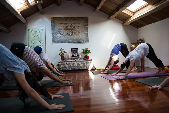 Dharma Yoga Madrid — Yoga en Chamartín, Madrid