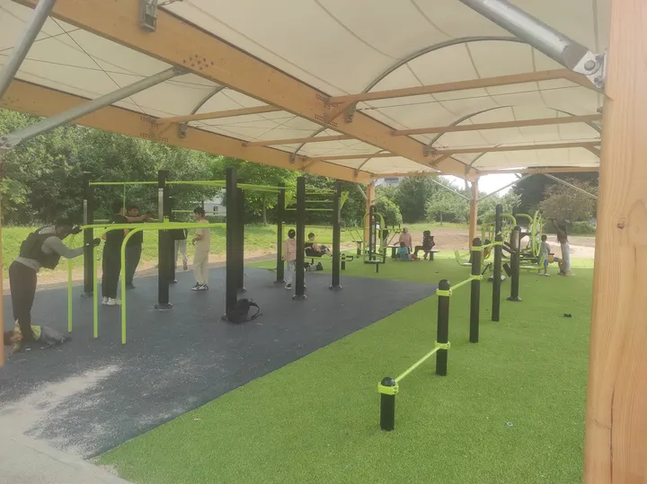 Parc de Street Workout — salle de fitness-studio à Europe, Tours — 2