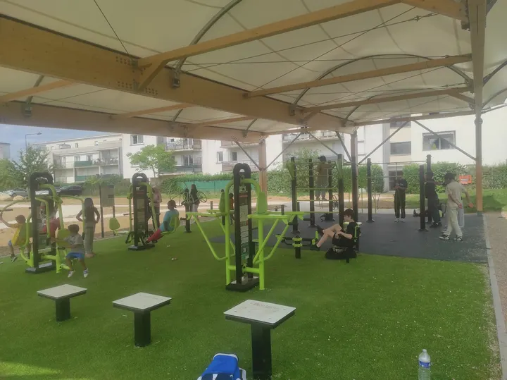 Parc de Street Workout — Salle de fitness à Europe, Tours