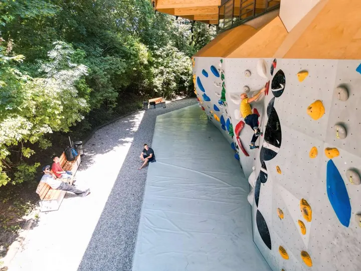 DAV Kletter- und Boulderzentrum München-Süd — Climbing in Sendling, München