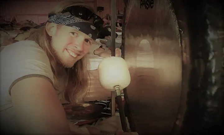 Feel The Vibes - Gong, Yoga & Meditation — meditation-studio i Nynäshamn