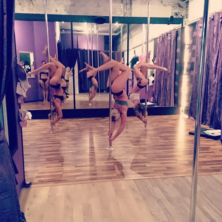 Purple Pole Studio — pole fitness-studio i Skrea Strand, Falkenberg