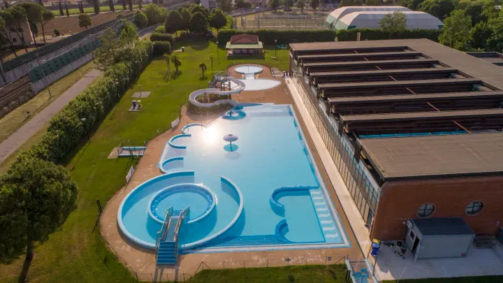 Piscine Monte Bianco — palestre-studio a Molini, Verona — 2