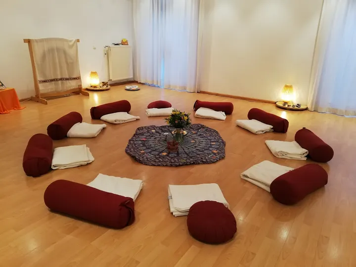 Zeit & Rahmen - Yoga und Achtsamkeit — Yoga in Innenstadt, Bochum