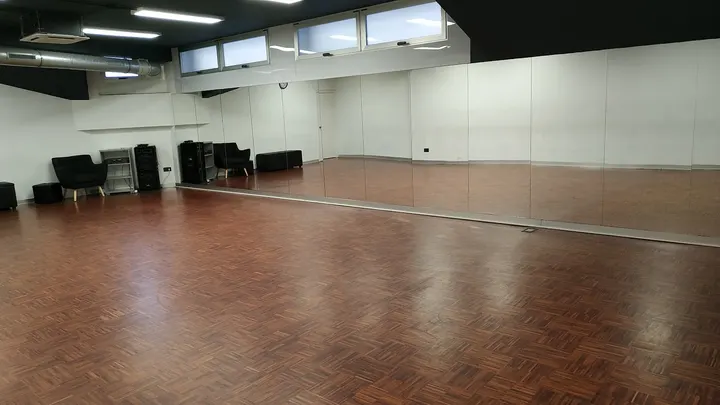 Teressa Ngundi Dance Studio — baile-studio en As Travesas, Vigo — 2