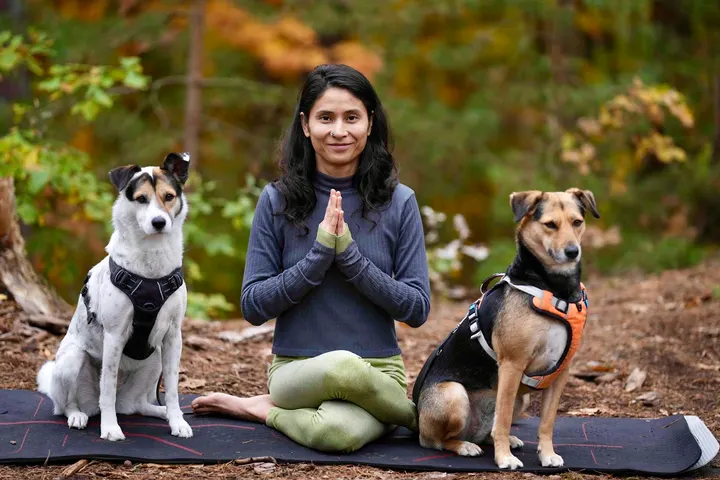 Yogriti – Yoga with Aakriti — yoga-studio in Büchenbach, Erlangen — 2
