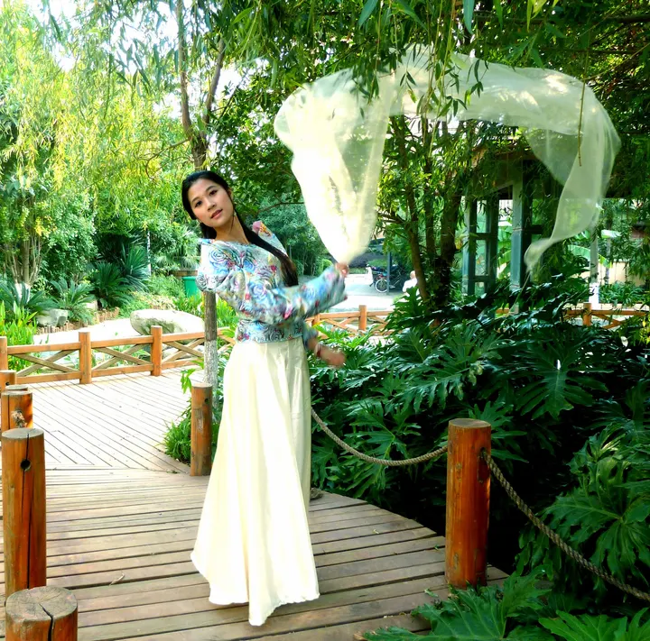 Xinye Tan Tanzkurse — Tanz in Wedding, Berlin