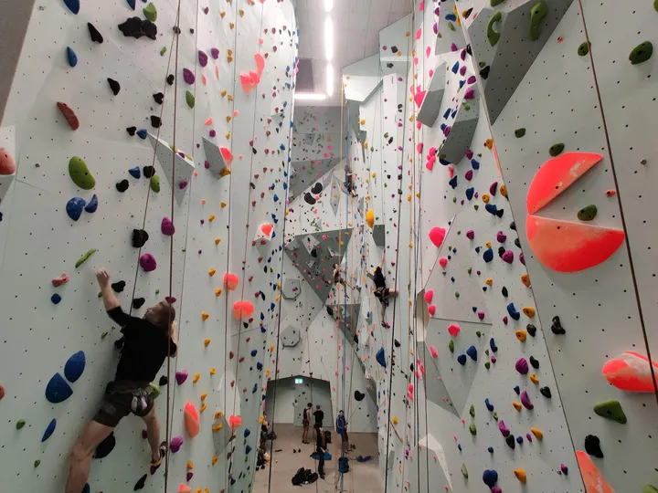 Klätterverket Gasverket — climbing-studio i Hjorthagen, Stockholm