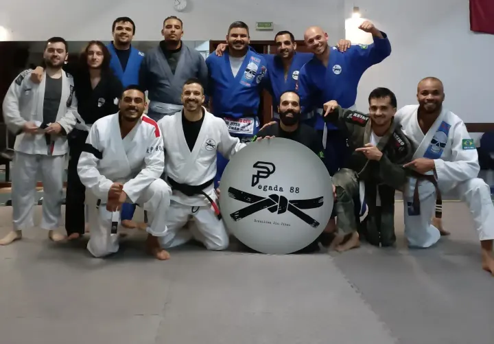 Pegada 88_Wish Roll - Jiu-Jitsu Brasileiro — Jiu-jitsu brasileiro em Coriscos, Águas Santas