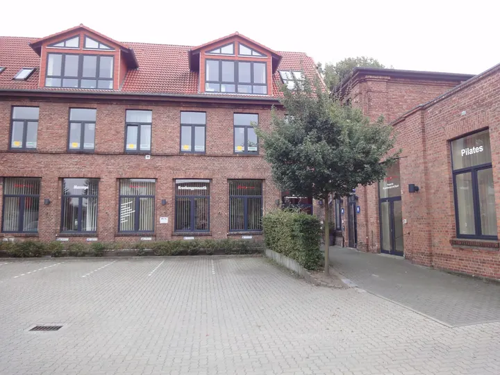 Sport & Therapie — Fitnessstudio in Gartenstadt, Braunschweig
