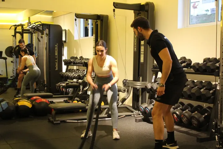 OWNIT - Private Fitness Studio — Personal training em Paredes