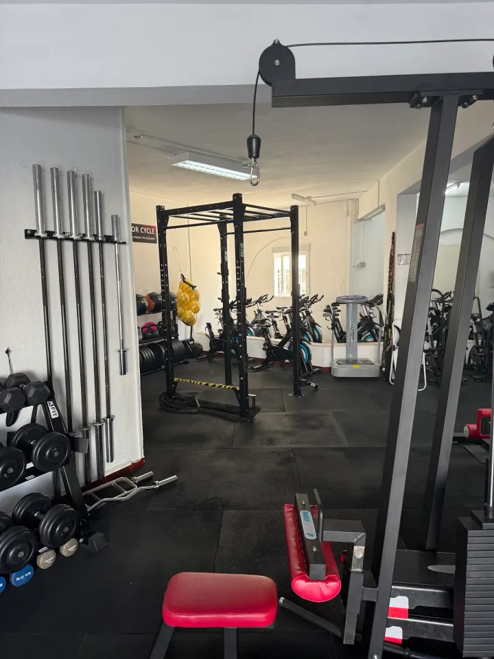 King's Fitness Studio — Ginásio em Bairro dos Pescadores, Albufeira