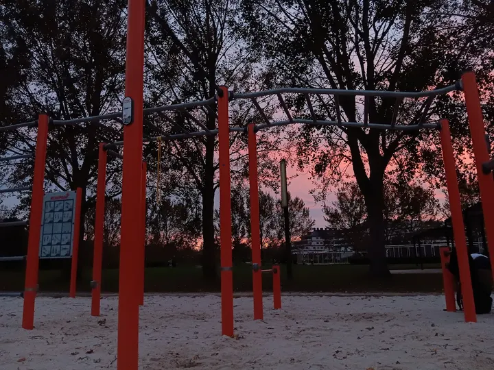 Parque de calistenia — calisthenics-studio en Viesques, Gijón — 2