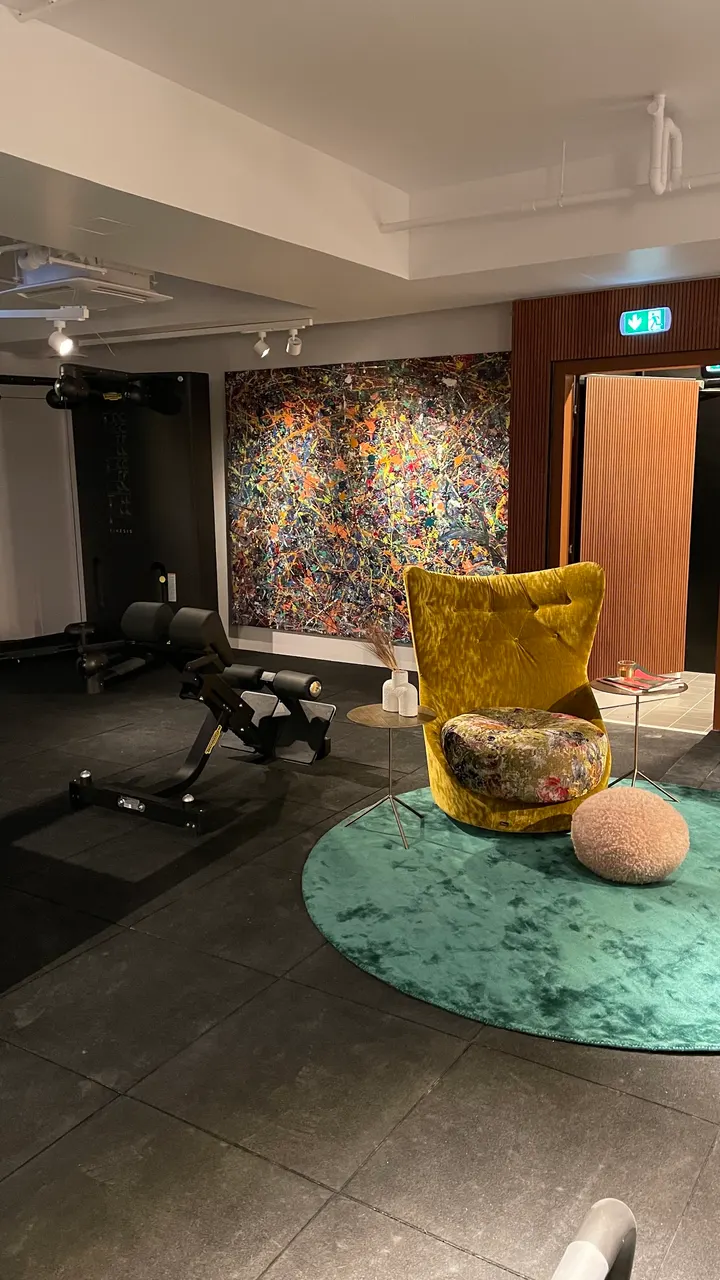 HEIMAT by Waris Dirie — salle de fitness-studio à Paris — 3