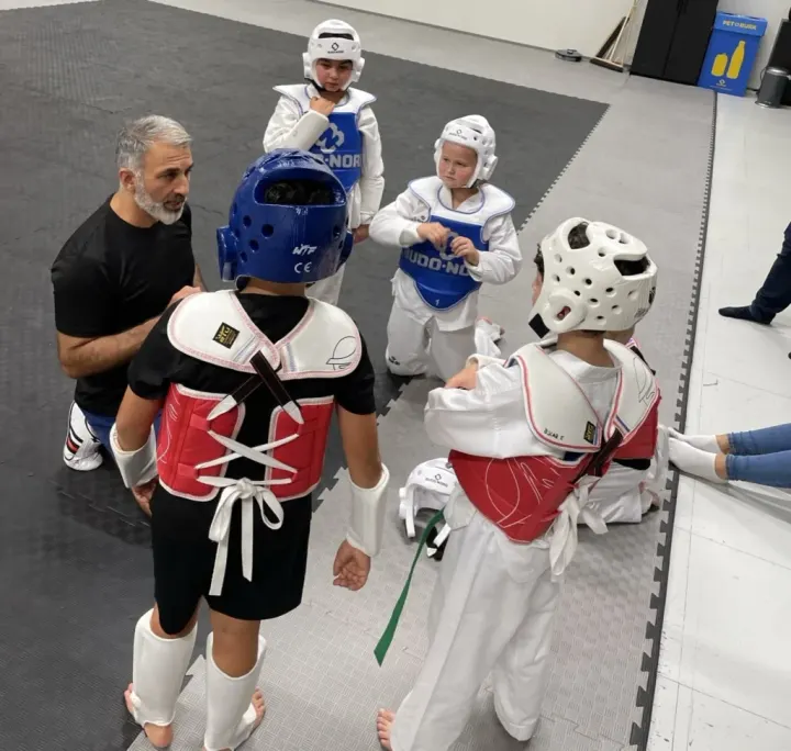 Västerås Taekwondoklubb — martial arts-studio i Lunda, Västerås