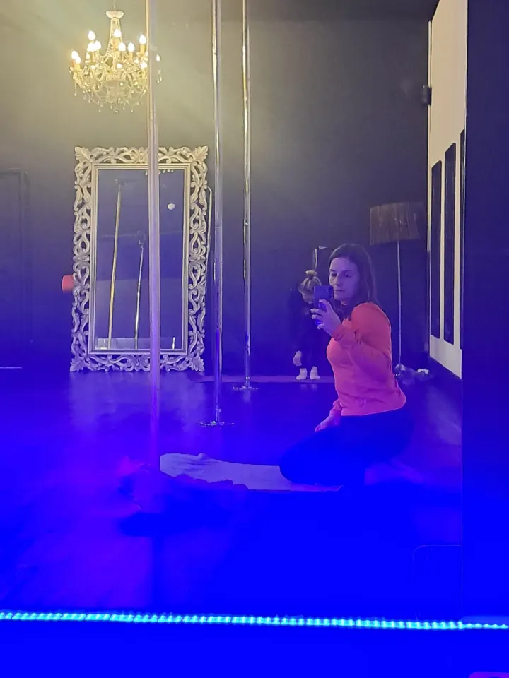 Pole Dance Portugal Lx Factory — pole dance-studio em Lisboa — 3