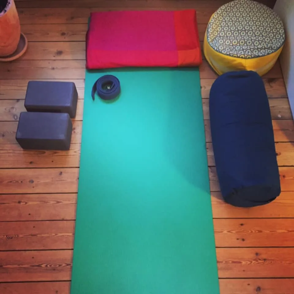 Flowside v/Sandra Breitenbach — yoga-studio i Højbjerg — 2