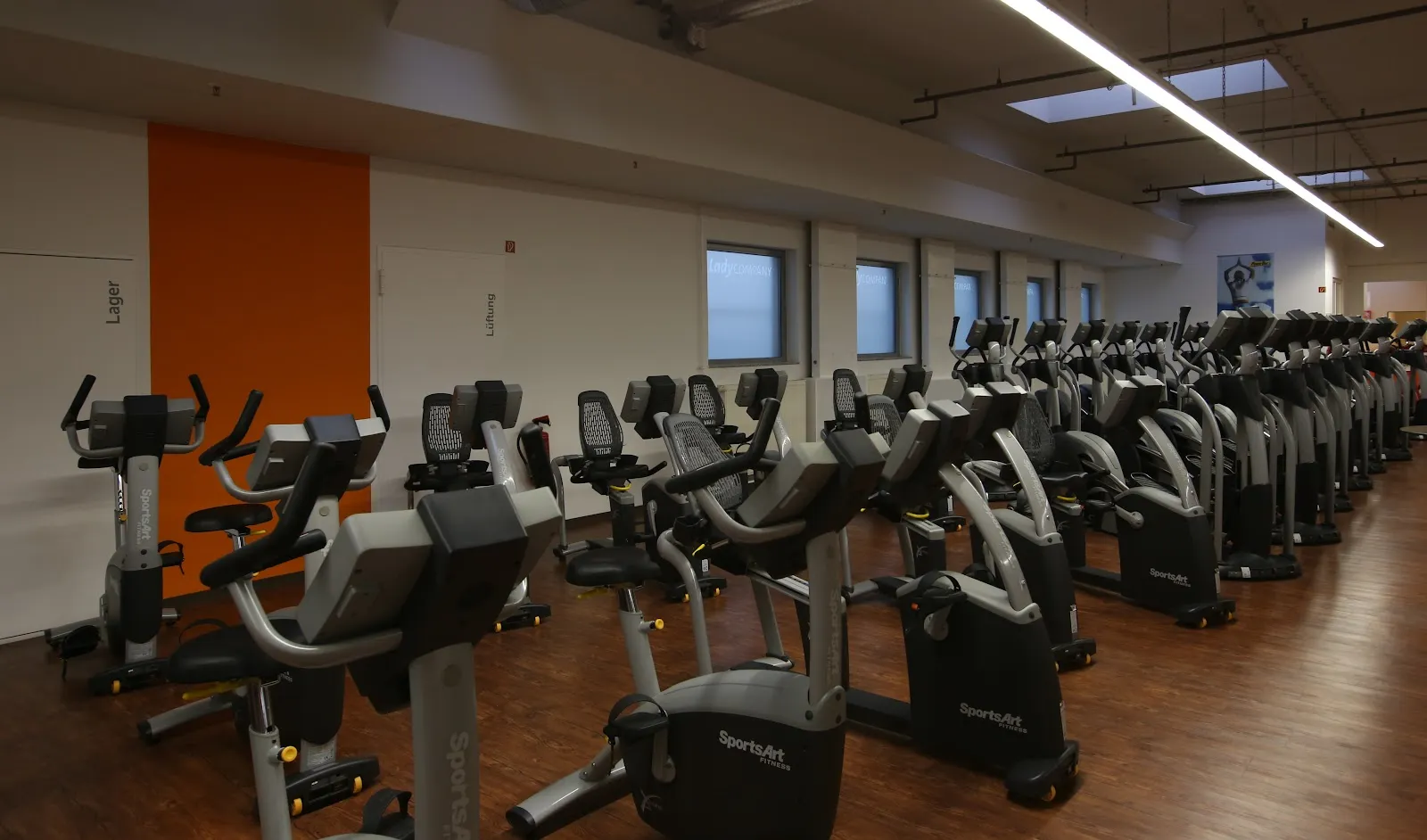 Lady Company Fitness für Frauen — fitnessstudio in Berlin — 5
